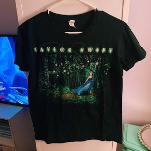 ⭐️T-Swift Speak Now Tour T Shirt⭐️